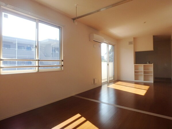 Patio Verde Aの物件内観写真